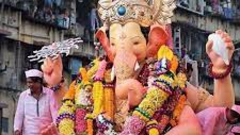 लालबाग के राजा : एक झलक पाने को बेकरार लोग, 88 साल पहले हुई थी इस पंडाल की स्थापना, जानिए क्या है लालबाग के राजा की कहानी