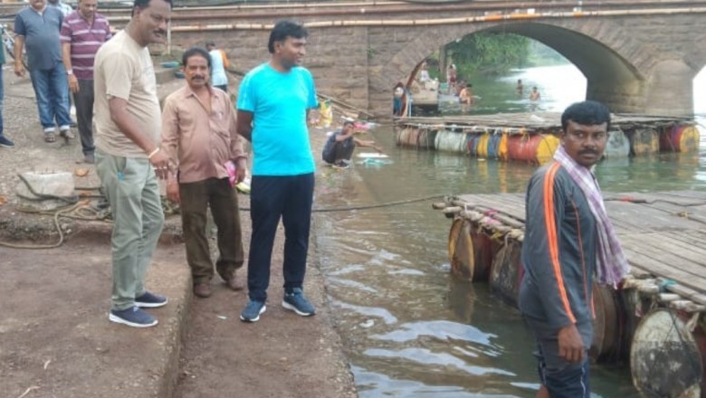 जल श्रोत प्रदूषित ना हो इसलिए फुल एवं पूजा सामग्री के लिए अस्थायी कुंड की व्यवस्था: