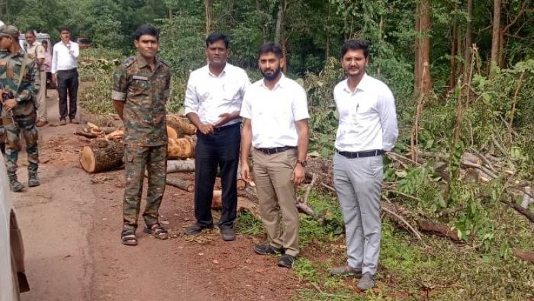 कलेक्टर मोहला-मानपुर-अंबागढ़ चौकी श्री एस जयवर्धन, पुलिस अधीक्षक श्री वाय अक्षय कुमार ने एनएच-930 शेरपार-कोहका मार्ग के किनारे वृक्षों की कटाई का किया संयुक्त निरीक्षण