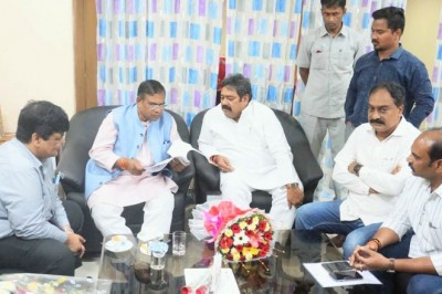 टाउनशिप  के हित के लिए मंत्री से की चर्चा