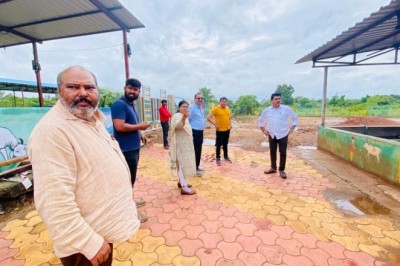 सब्जी उत्पादन में आगे बढ़ रही है महिलाएं, गौठान में हो रही है सीजनेबल सब्जियों की खेती, निगम आयुक्त लोकेश चंद्राकर ने निरीक्षण कर लिया जायजा