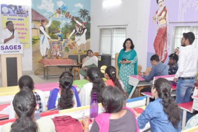 मंजिल तक पहुंचने के लिए करें मेहनत : कलेक्टर