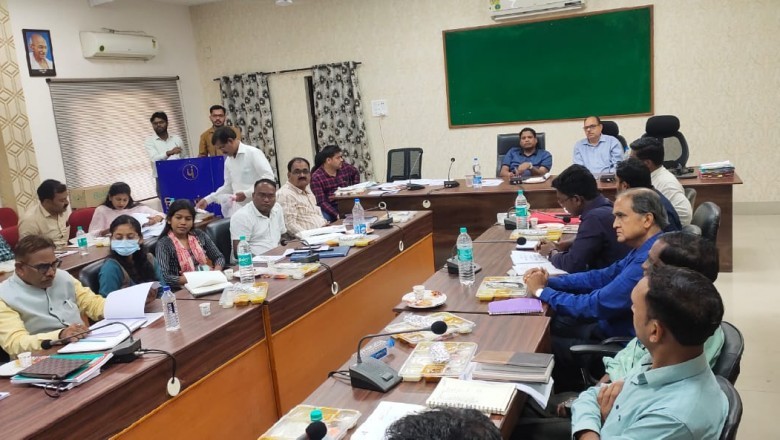 ग्राम पंचायत के महिला स्वसहायता समूह, युवा उद्यमी, स्वरोजगारकर्ता एवं स्थानीय लघु एवं कुटीर उद्योगों को बढ़ावा मिलने से ग्रामीण अर्थव्यवस्था होगी मजबूत