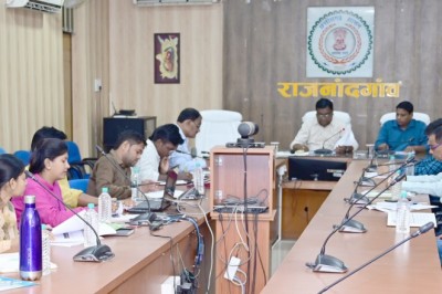 रूरल इंडस्ट्रियल पार्क के अंतर्गत समूह की महिलाओं तथा स्थानीय उद्यमियों को बढ़ावा देने की आवश्यकता - कलेक्टर