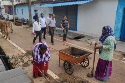 पानी की बर्बादी रोकने नलों में लगाएं टोटी, निगम आयुक्त लोकेश चंद्राकर ने दिए सख्त निर्देश