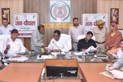 शासन की फ्लैगशिप योजनाओं को प्रभावी क्रियान्वयन के लिए कार्य करें - कलेक्टर
