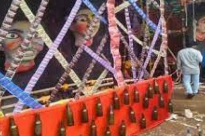 दुर्ग : शान दार प्रदर्शन ,शराब की बोतलों, गुटखा पैकेट से बनाया दुर्गा पंडाल