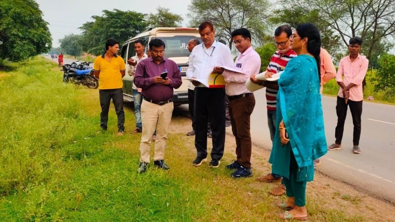 संभागायुक्त ने मुरमुंदा क्षेत्र का भ्रमण कर गिरदावरी का किया निरीक्षण