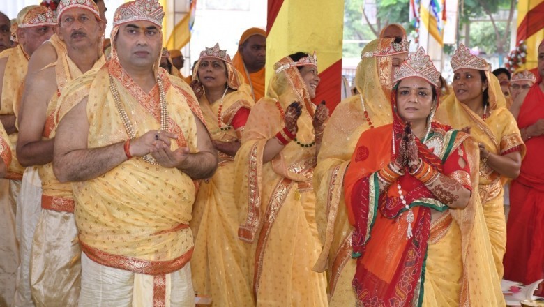मुनिश्री सुयस सागर जी महाराज के प्रवचन सुनने को श्रद्धालुओ की भीड़ उमड़ी