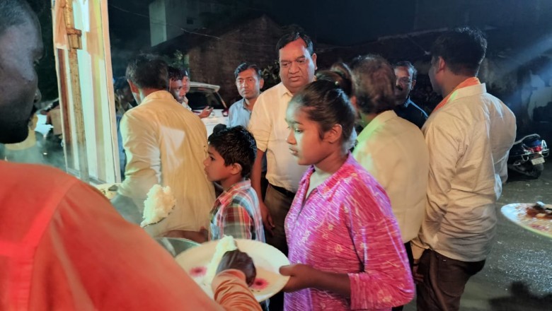 कलेक्टर लगातार हो रही बारिश को देखते हुए माँ बम्लेश्वरी के दर्शन करने आने वाले श्रद्धालुओं एवं पदयात्रियों की सुविधाओं का निरीक्षण करने मोतीपुर, सुकुलदैहान, बम्हनी पहुंचे