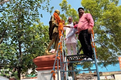 निगम में गांधी व शास्त्री जयंती मनाई गई