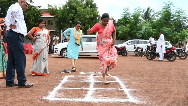 भिलाई में छत्तीसगढ़िया ओलंपिक में दमखम दिखा रहे हैं लोग, भंवरा, बांटी, लंबी कूद से लेकर अन्य खेलों में ले रहे हैं भाग, खेल मैदानों में दिख रहा है उत्साह का मंजर