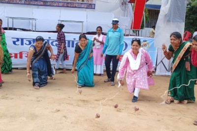 छत्तीसगढ़िया ओलंपिक 2022-23 के द्वितीय दिवस गेडी, गिल्ली डंडा, बाटी, भौरा,फुगडी आदि खेलो में वार्ड के खिलाडियों ने लिया उत्साह से भाग
