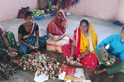 -स्वच्छ वातावरण:गौ माता के गोबर से बने दीपक से रोशन होगी दीपावली: