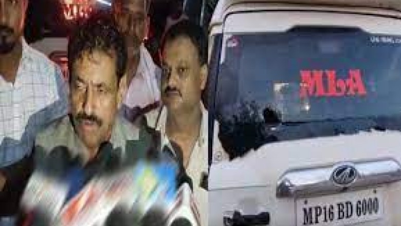 ‘बागेश्वर धाम’ महाराज के खिलाफ जाओगे तो जला देंगेः पूर्व विधायक आईडी प्रजापति की कार पर पत्थर से हमला, बाल-बाल बचे, बोले- ये बागेश्वर धाम के शिष्यों की हरकत