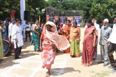 ग्रामीण क्षेत्र एवं नगरीय क्षेत्रों में छत्तीसगढिय़ा ओलम्पिक का आयोजन पारंपरिक खेल गतिविधियों को बढ़ावा देने की दिशा में मील का पत्थर