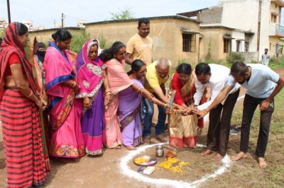 महापौर ने किया वार्ड नं. 21 में नाली निर्माण का भूमि पूजन