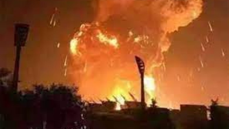 दुर्ग की फैक्ट्री में भीषण आग जान बचाकर भागे कर्मचारी; दूर तक दिखा धुएं का गुबार :