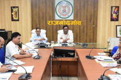 महिला एवं बाल विकास विभाग का कार्य संवेदनशीलता और गंभीरता से संचालित होता है, इसे ध्यान में रखते हुए कार्य करें - कलेक्टर