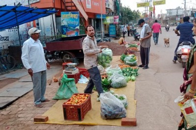 सड़को पर लगाई दुकान,यातायात बाधित होने पर निगम समान जप्ती के साथ वसूलेगी अर्थदण्ड :