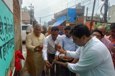 विधायक एवं महापौर ने 90 लाख से अधिक से बनने वाली 6 वार्डो में सीमेंटीकरण निर्माण का किया भूमिपूजन