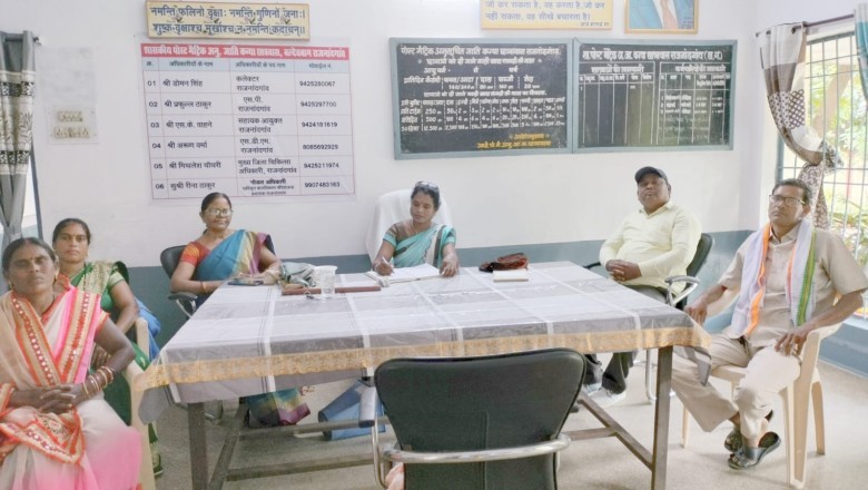 अनुसूचित जनजाति छात्रावास निगरानी समिति के अध्यक्ष पार्षद पूर्णिमा नागदेवे : जायजा लेते हुए