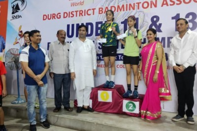 महापौर ने बैटमिंटन खिलाड़ी बच्चों को संदेश देते हुए कहा कि सफलता कोई शार्टकट रास्ता नही है,कड़ी मेहनत ही सफलता की कुंजी है: