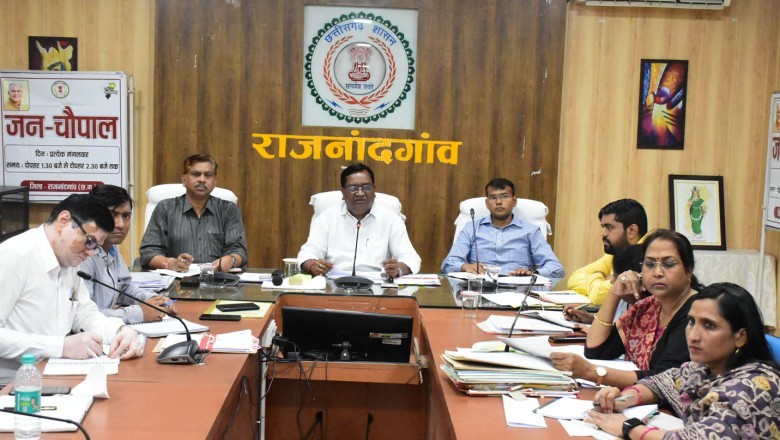 जर्जर सड़क की मरम्मत युद्ध स्तर पर करने की जरूरत - कलेक्टर :