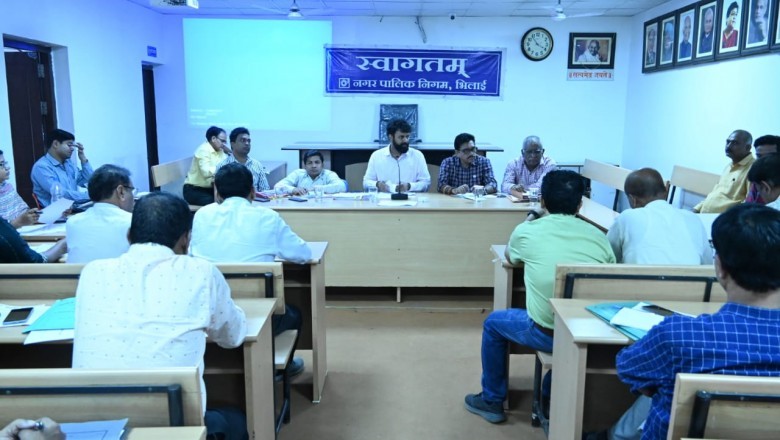 निगम आयुक्त रोहित व्यास ने की विभागीय कार्यों की समीक्षा, प्रमुख योजनाओं के प्रोग्रेस की ली जानकारी, जन कल्याणकारी योजनाओं से अधिक से अधिक लोगों को लाभान्वित करने के दिए निर्देश :
