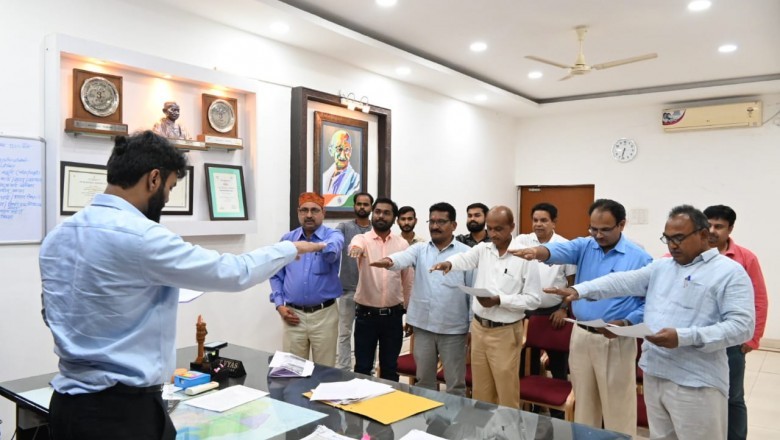राष्ट्रीय एकता दिवस पर निगम आयुक्त रोहित व्यास सहित निगम के अधिकारी/कर्मचारियों ने ली शपथ :
