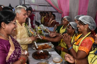 राज्य भंडार निगम के अध्यक्ष  अरूण वोरा ने किया राज्योत्सव के जिला स्तरीय कार्यक्रम का किया शुभारंभ :