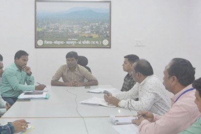 कलेक्टर के समन्वय एवं प्रयासों से हड़ताल पर गए समिति प्रबंधकों की कार्य पर हुई वापसी :