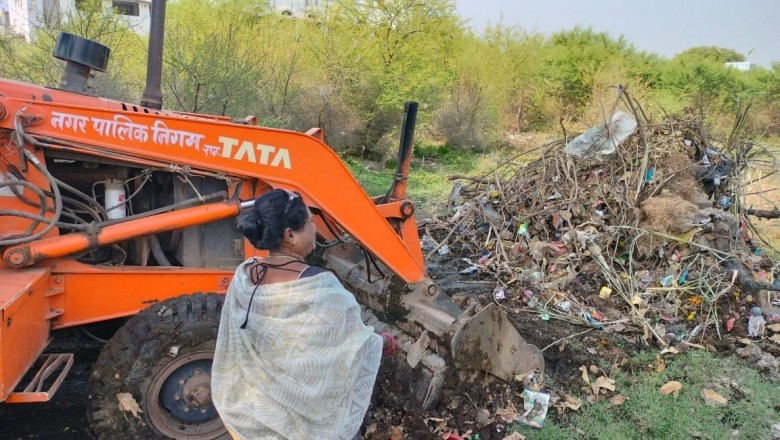 सफाई अभियान : राजनंदगांव  वार्ड क्रमांक 10 श्रीमती पूर्णिमा नागदेवे पार्षद जी  द्वारा :