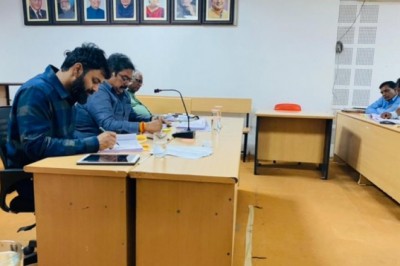 महापौर नीरज पाल एवं निगम आयुक्त रोहित व्यास ने की विभागीय कार्यों की समीक्षा, निर्माण एवं विकास कार्य सहित मूलभूत सुविधाओं पर फोकस करने के दिए निर्देश