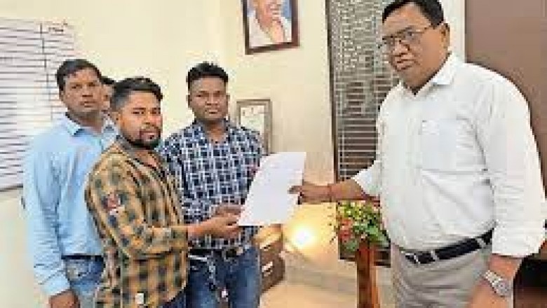 शराब दुकान में कार्यरत सुरक्षा कर्मियों ने कलेक्टर से की शिकायत :