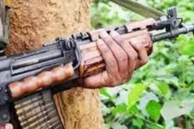 12 ग्रामीणों को सजा देने की धमकी ,मदनवाड़ा में नक्सलियों ने फेंका पर्चा :