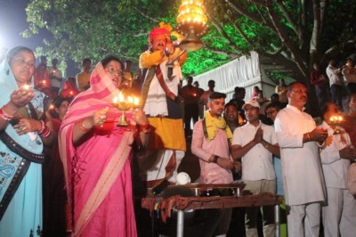 कार्तिक पूर्णिमा के अवसर पर मोहारा में आयोजित तीन दिवसीय मोहारा मेला रंगा रंग सांस्कृतिक कार्यक्रम के साथ सम्पन्न