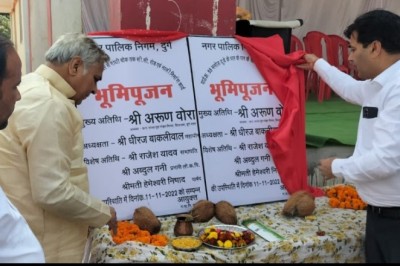 पुलगाँव के राम मंदिर से गांधी चौक तक सिमेंट सड़क 23 लाख रुपए से बनेगा,विधायक व महापौर ने किया भूमिपूजन: