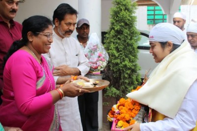 संत शिरोमणी सॉई श्री शेहरा वाले (गुजरात) जी आज महापौर निवास पहुॅचे :