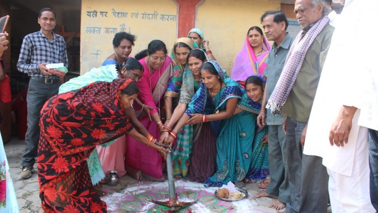 वार्ड नं. 9 में सामुदायिक भवन निर्माण के लिये महापौर ने किया भूमिपूजन :