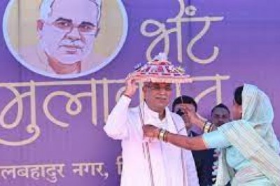 मुख्यमंत्री भूपेश बघेल ने डोंगरगांव विधानसभा के भेंट-मुलाकात के दौरान ग्राम अर्जुनी में कॉलेज खोलने की घोषणा की