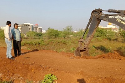 मलमा का सार्वजनिक भंडारण, यातायात  बाधित करने के साथ आमजन की असुविधा का कारण :