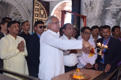 मुख्यमंत्री ने मां बम्लेश्वरी की पूजा-अर्चना की  :