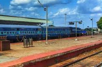 मुसरा रेलवे स्टेशन में प्लेटफार्म को रेनोवेट कर लोकार्पण  :