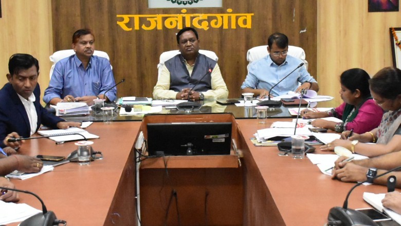 राजनैतिक दलों की बैठक संपन्न :