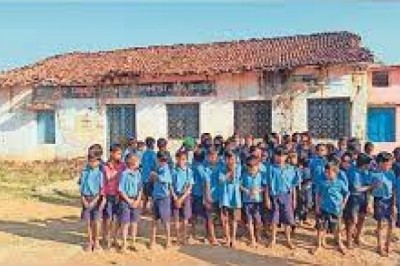 चारभाटा में स्कूल भवन खस्ताहाल :