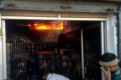 ऑयल फैक्ट्री में लगी भीषण आग :