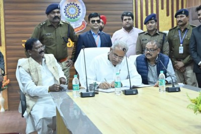 जनसामान्य की समस्याओं के समाधान को दें सर्वोच्च प्राथमिकता :