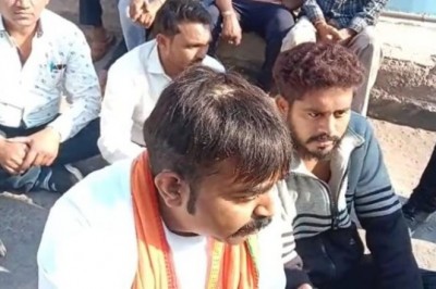 विधायक का पुतला जलाने गए भाजपा कार्यकर्ता झुलसे, पुलिस पर लगाया गंभीर आरोप :