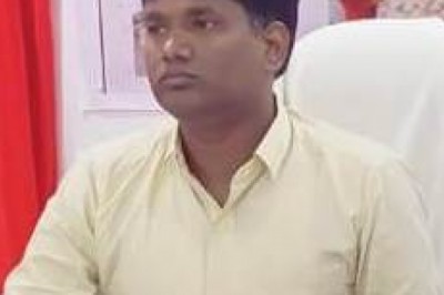 मोहला : - कलेक्टर ने धान का उठाव तेज गति से करने के दिए निर्देश